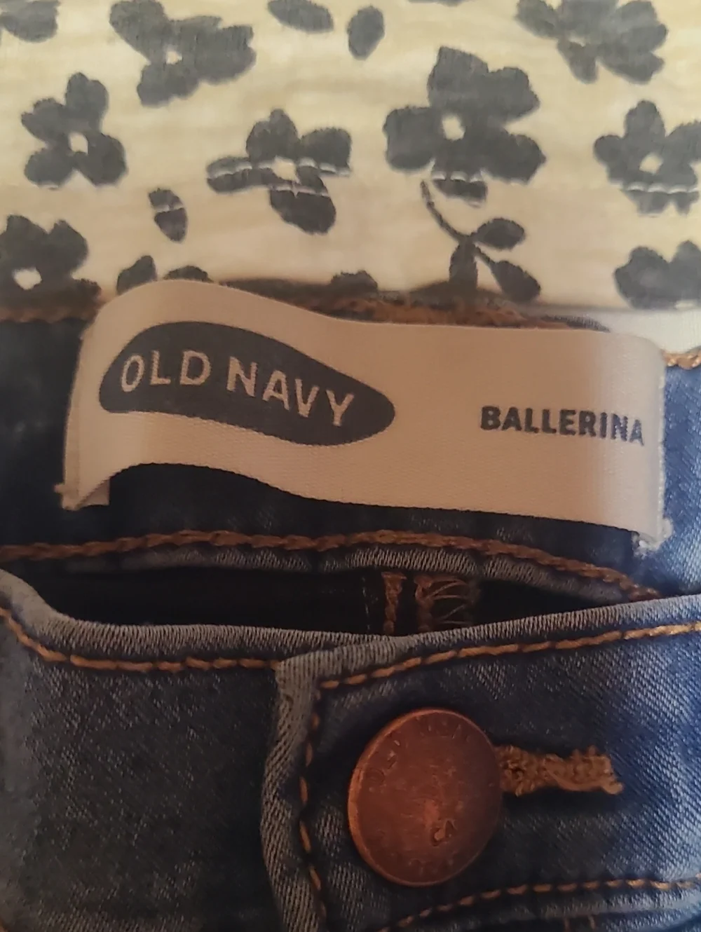 Old Navy Jeans And Top + Bonus Top, Size 4T